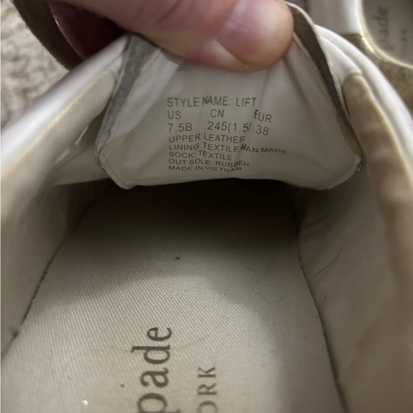 ♠️ Kate Spade White Tennis Shoes, Women’s Size 7.5 ♠️ - Picture 5 of 8